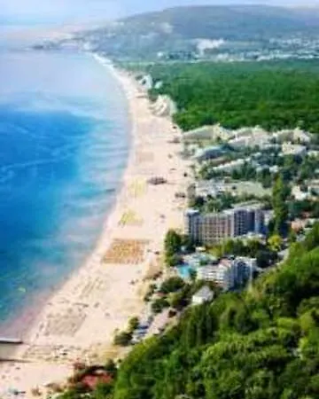 Maritim Amelia 3* البينا