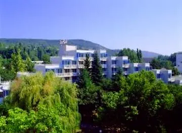 Maritim Amelia 3* البينا
